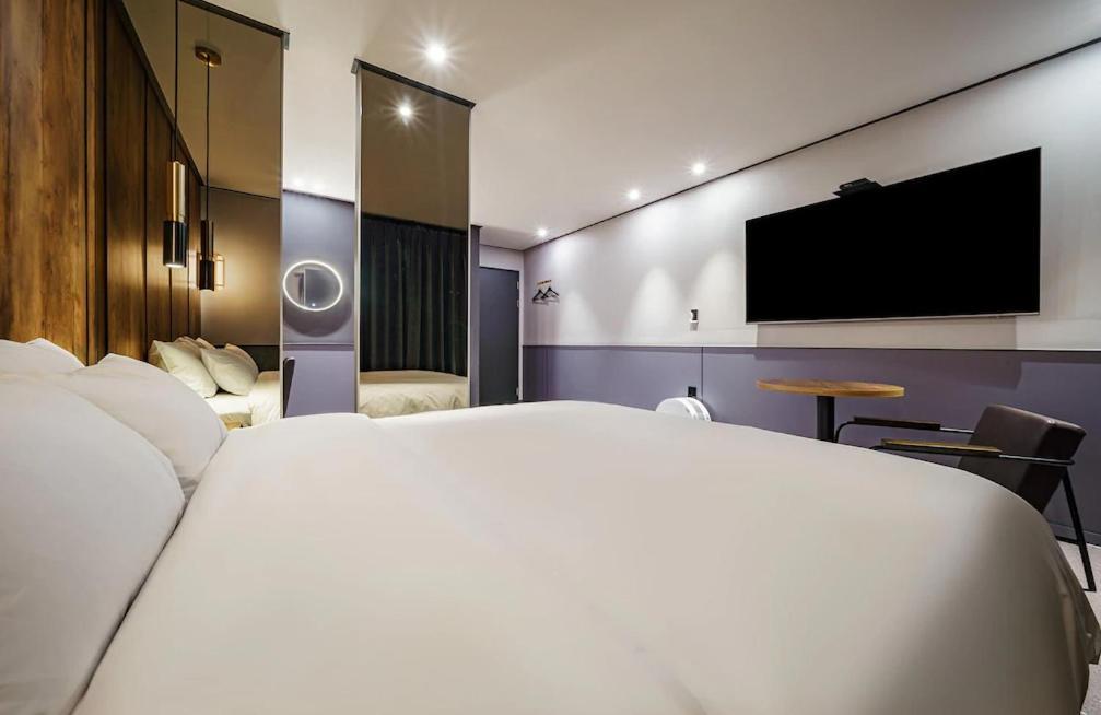 Brown-Dot Hotel Geomdan Inczhon Zewnętrze zdjęcie
